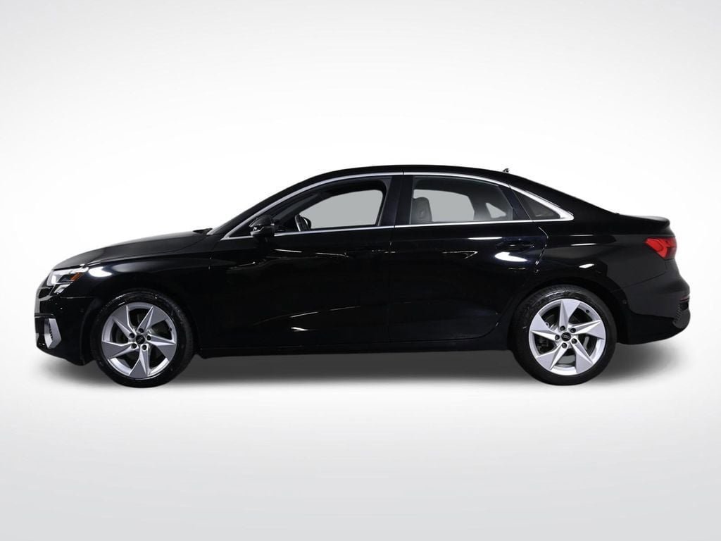 Used 2023 Audi A3 2.0T Premium Plus w/ Premium Plus Package FWD image 2