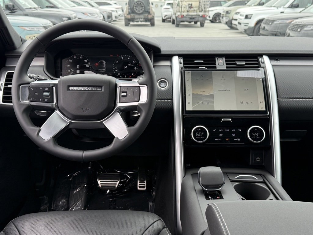 New 2025 Land Rover Discovery Dynamic SE image 23