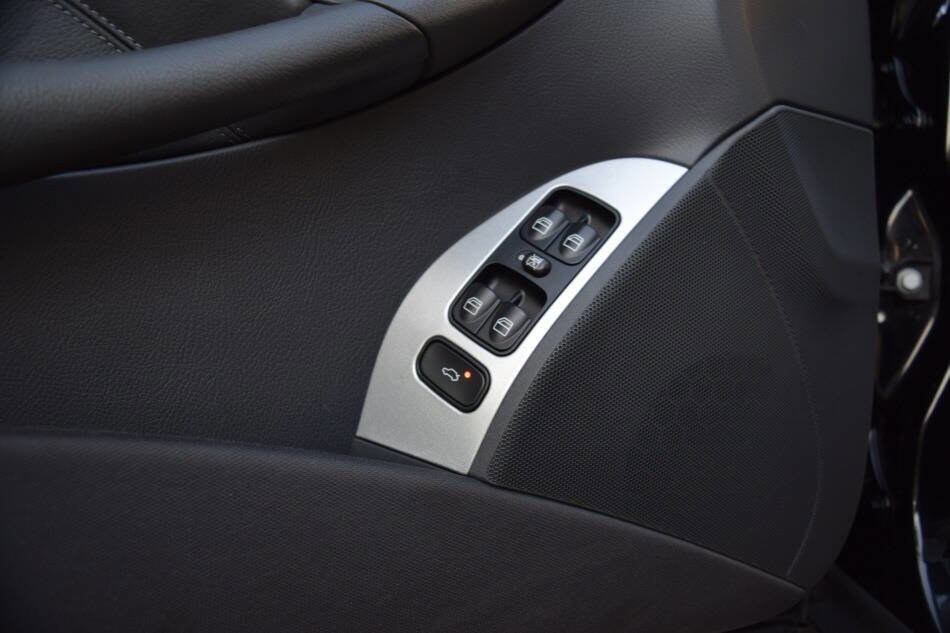 Used 2003 Mercedes-Benz CLK 55 AMG Coupe image 73