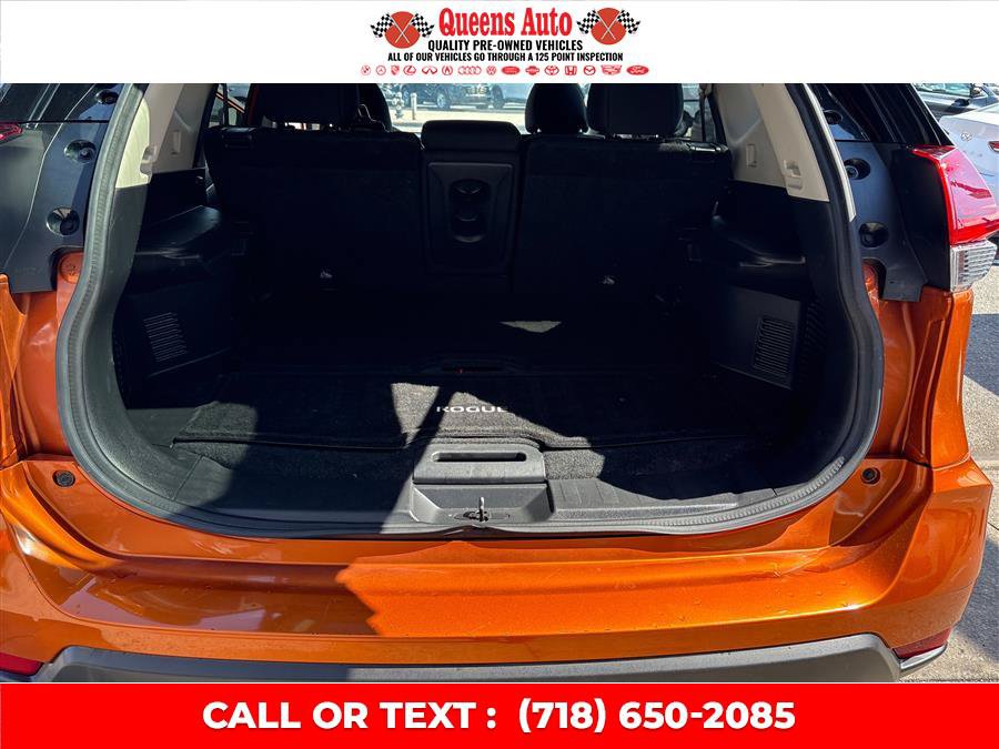 Used 2018 Nissan Rogue SV AWD/4WD image 13