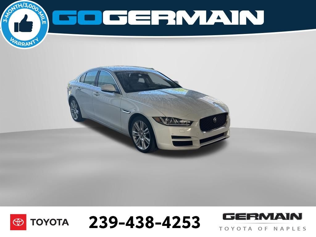 Used 2019 Jaguar XE Premium image 11