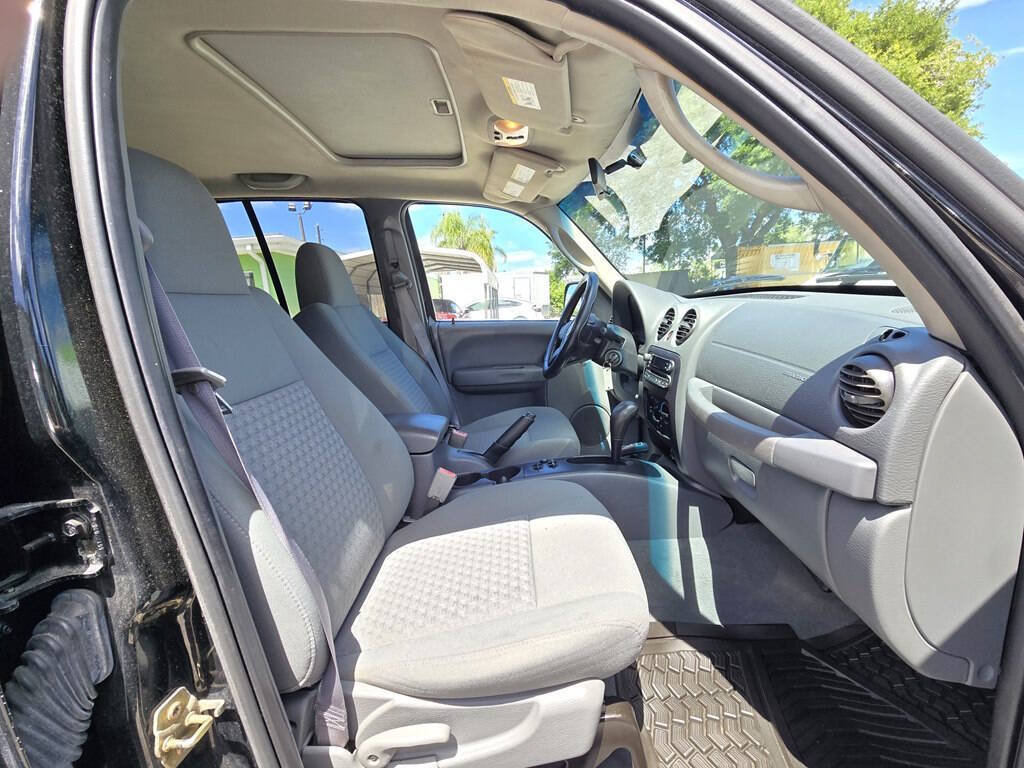 Used 2006 Jeep Liberty Sport AWD/4WD image 6