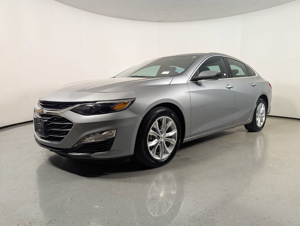 Used 2025 Chevrolet Malibu LT image 3