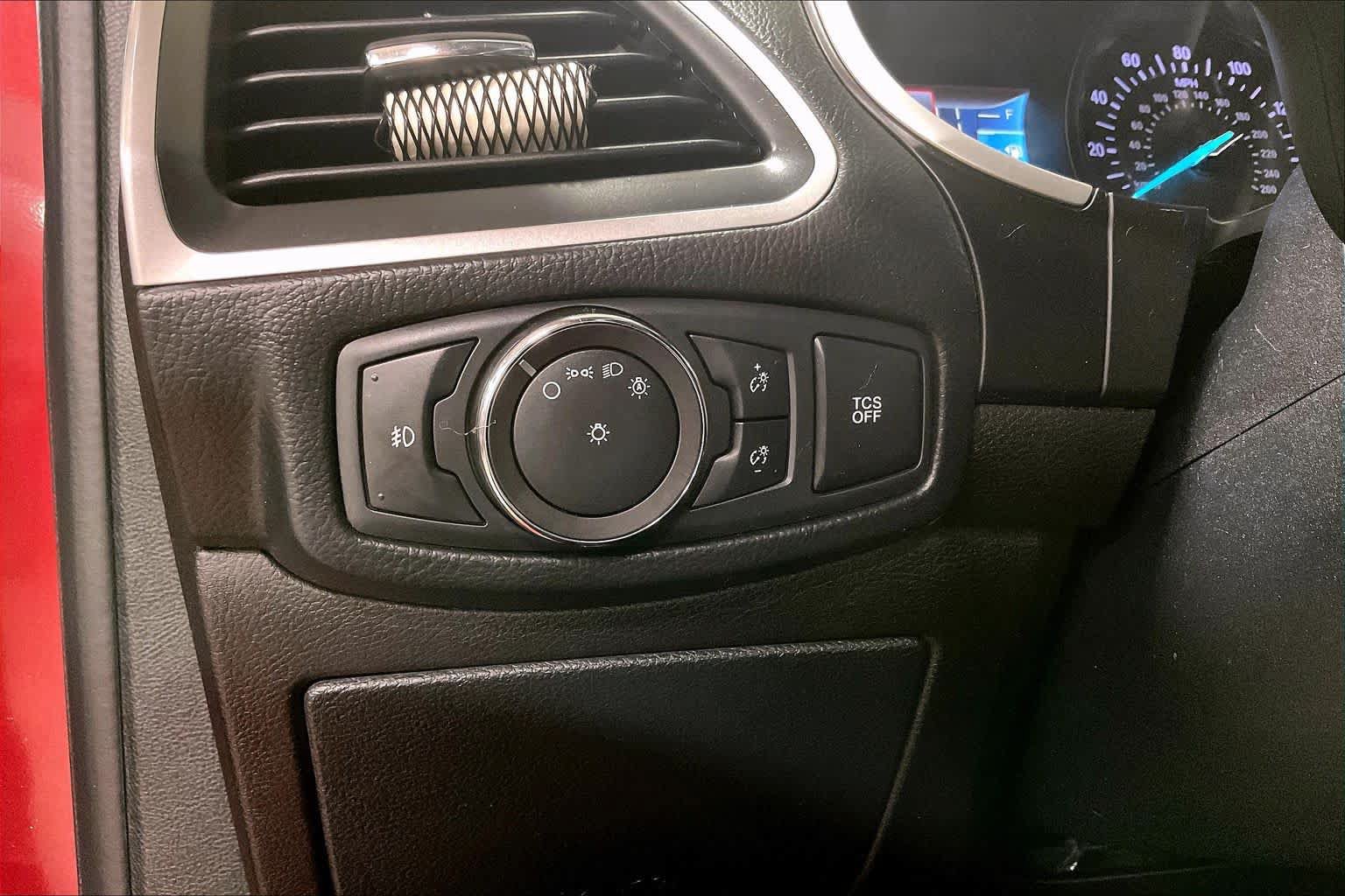Used 2019 Ford Edge SEL w/ Equipment Group 201A AWD/4WD image 35