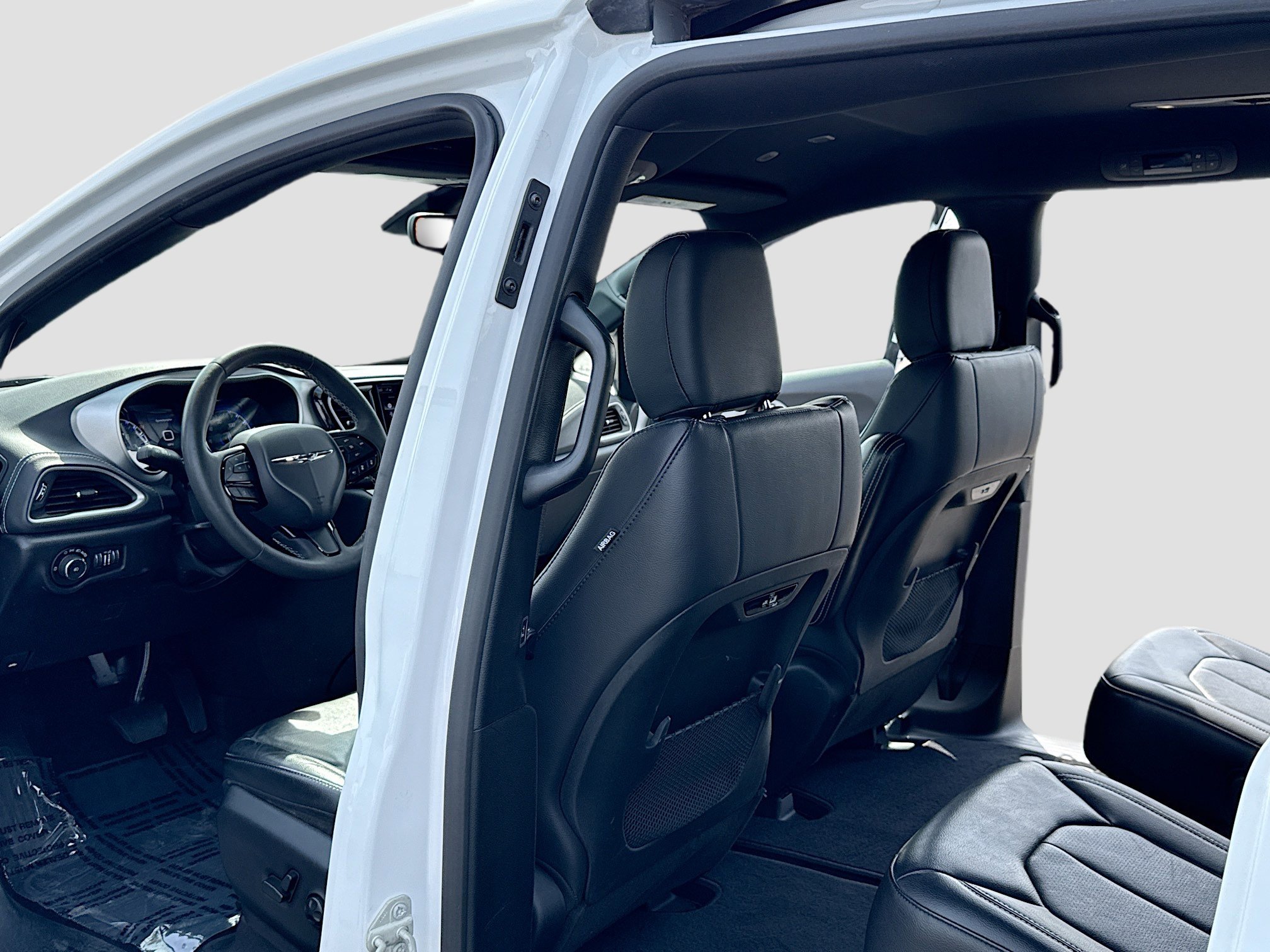 Used 2022 Chrysler Pacifica Touring-L w/ S Appearance Package image 6