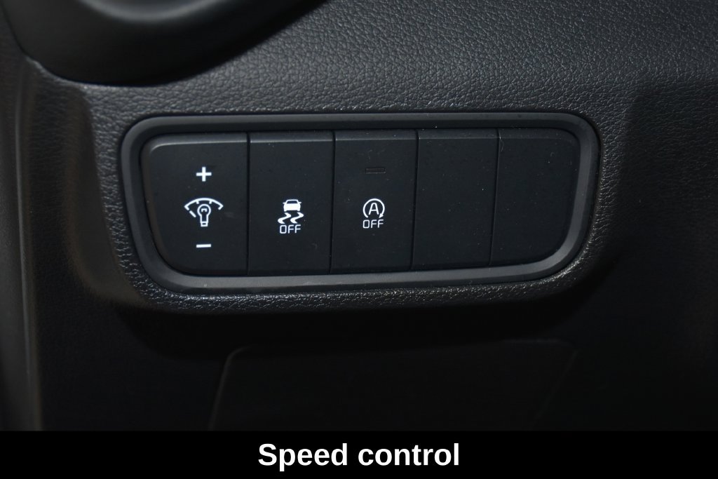 Used 2025 Kia Soul LX w/ LX Technology Package FWD image 11