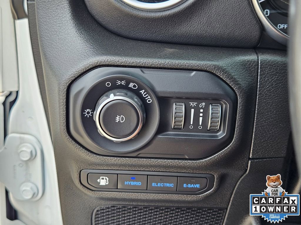 Used 2022 Jeep Wrangler Unlimited Sahara w/ Cold Weather Group image 20