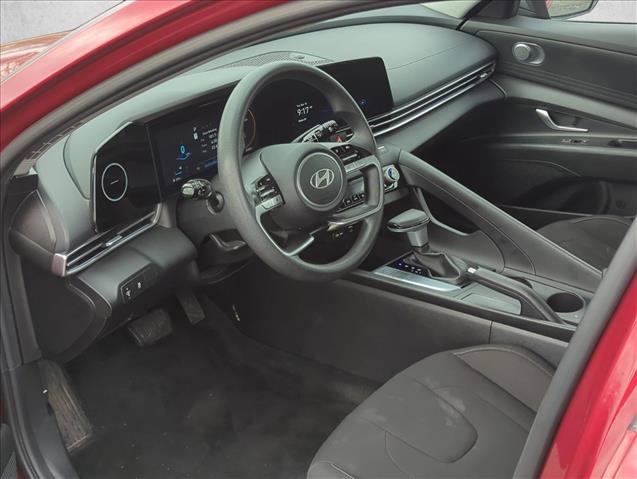 Used 2024 Hyundai Elantra SEL image 11