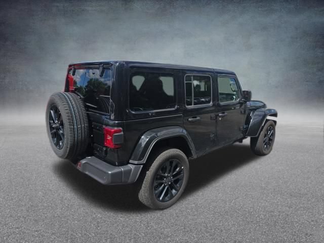 Used 2025 Jeep Wrangler Unlimited Sahara w/ Safety Group AWD/4WD image 9
