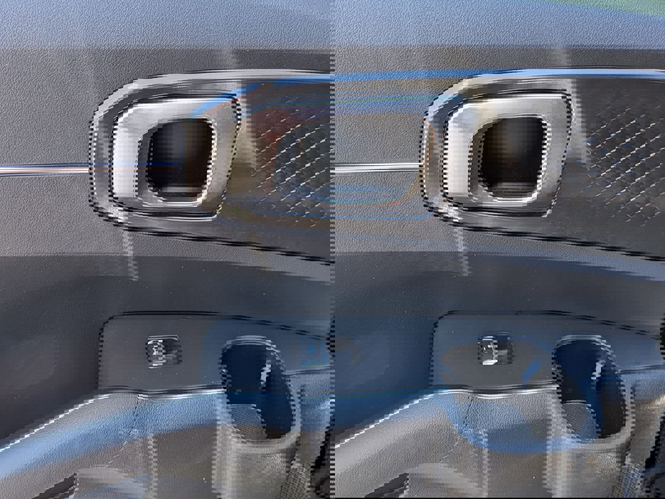 Used 2025 Kia Sorento S FWD image 26