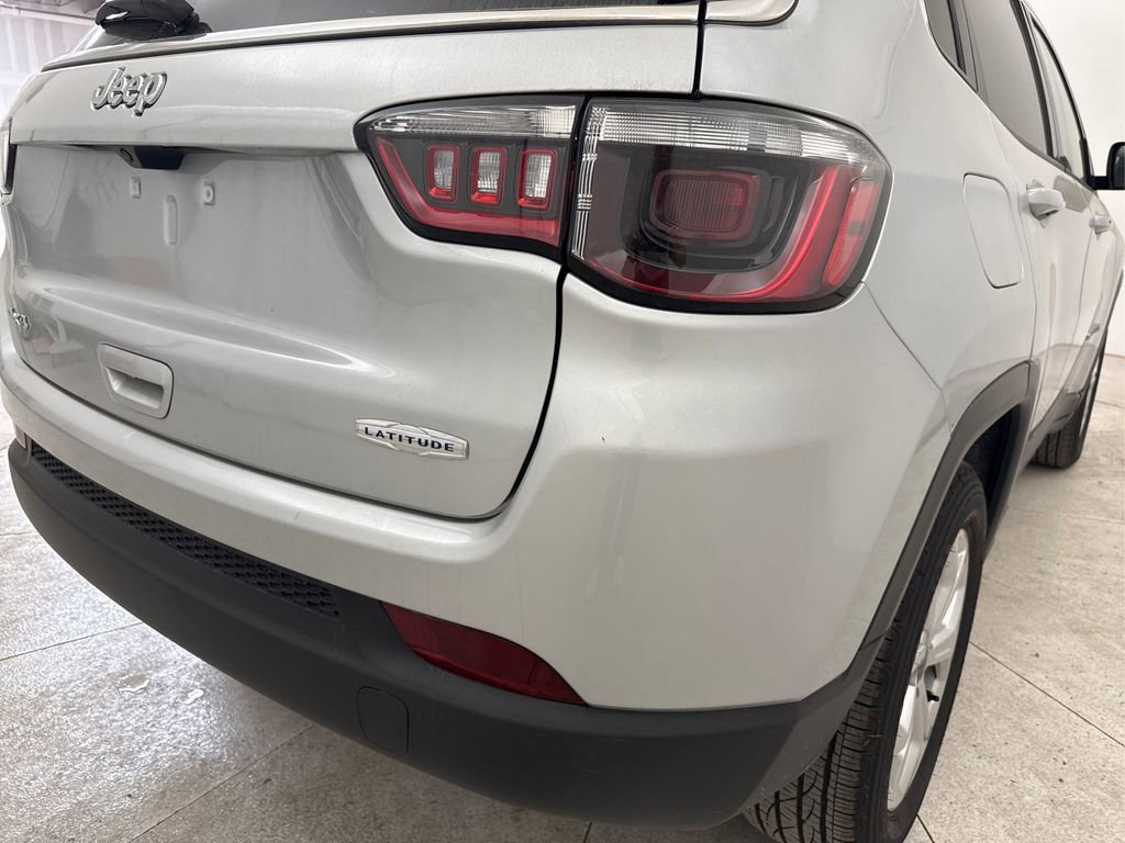 Used 2025 Jeep Compass Latitude image 21