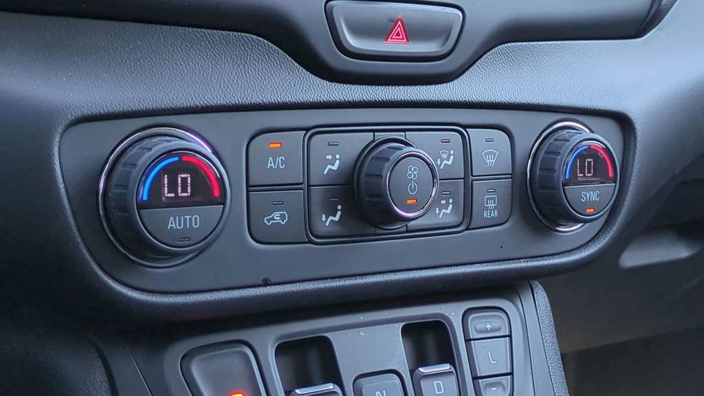 Used 2021 GMC Terrain SLE w/ Driver Convenience Package image 36