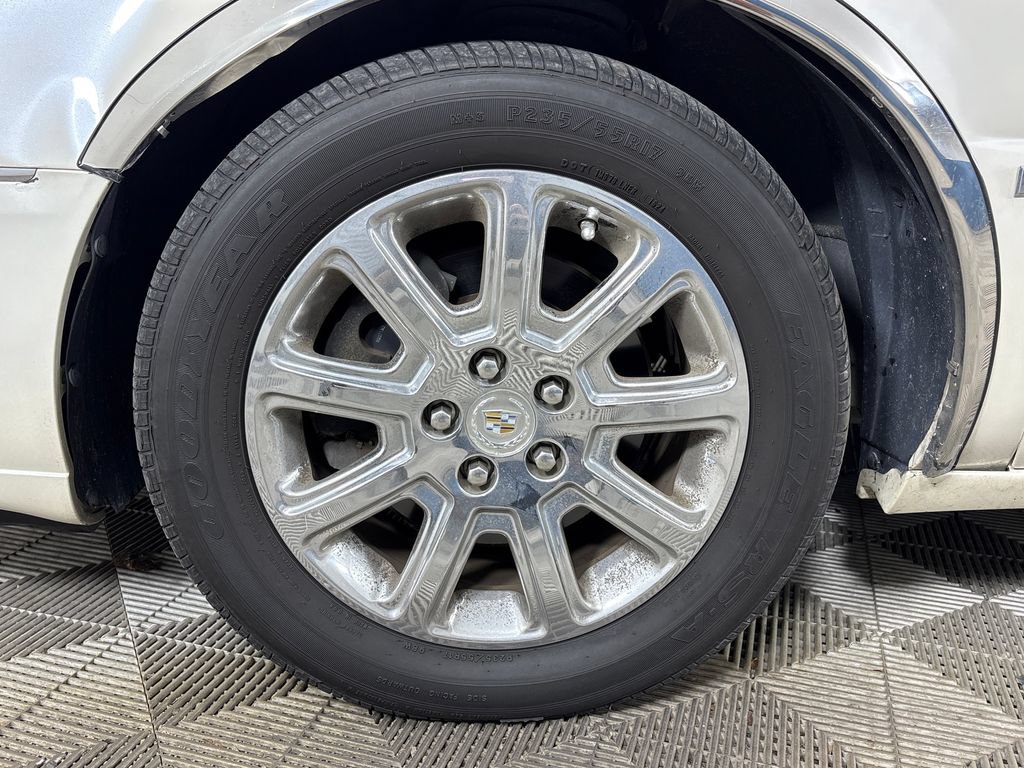 Used 2008 Cadillac DTS w/ Sun And Sound Package FWD image 13