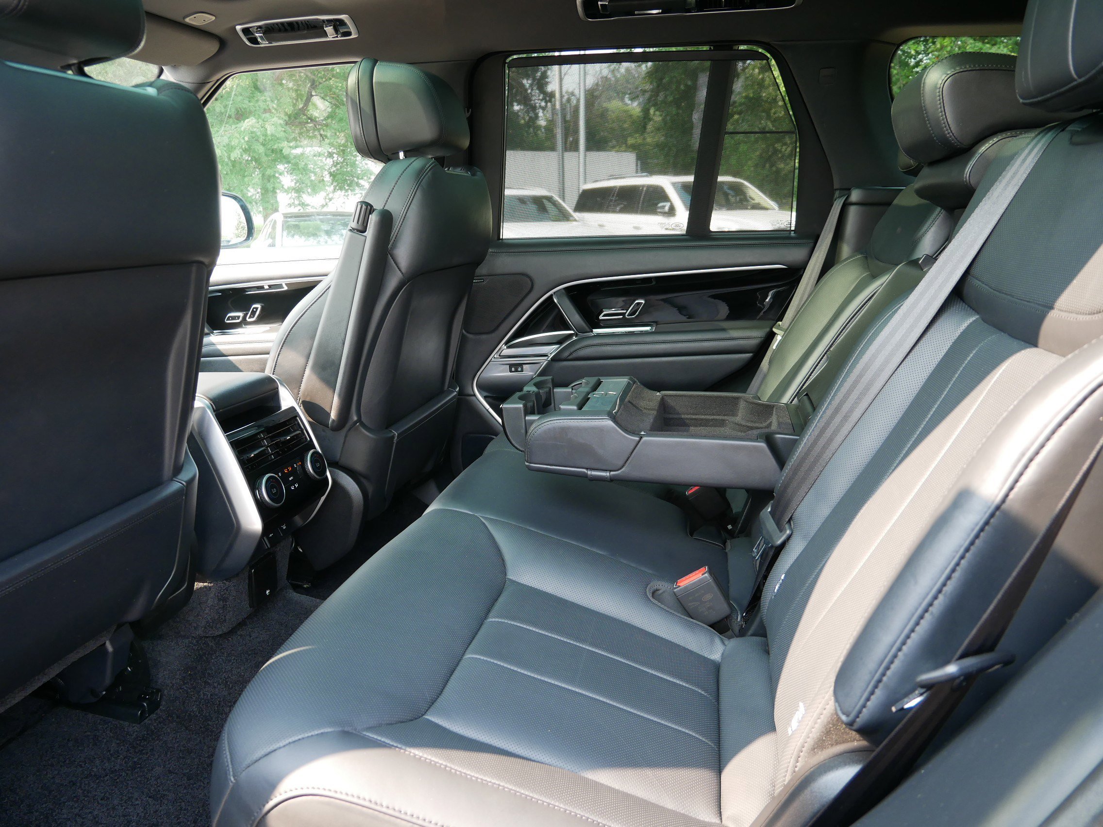 Used 2023 Land Rover Range Rover SE image 16