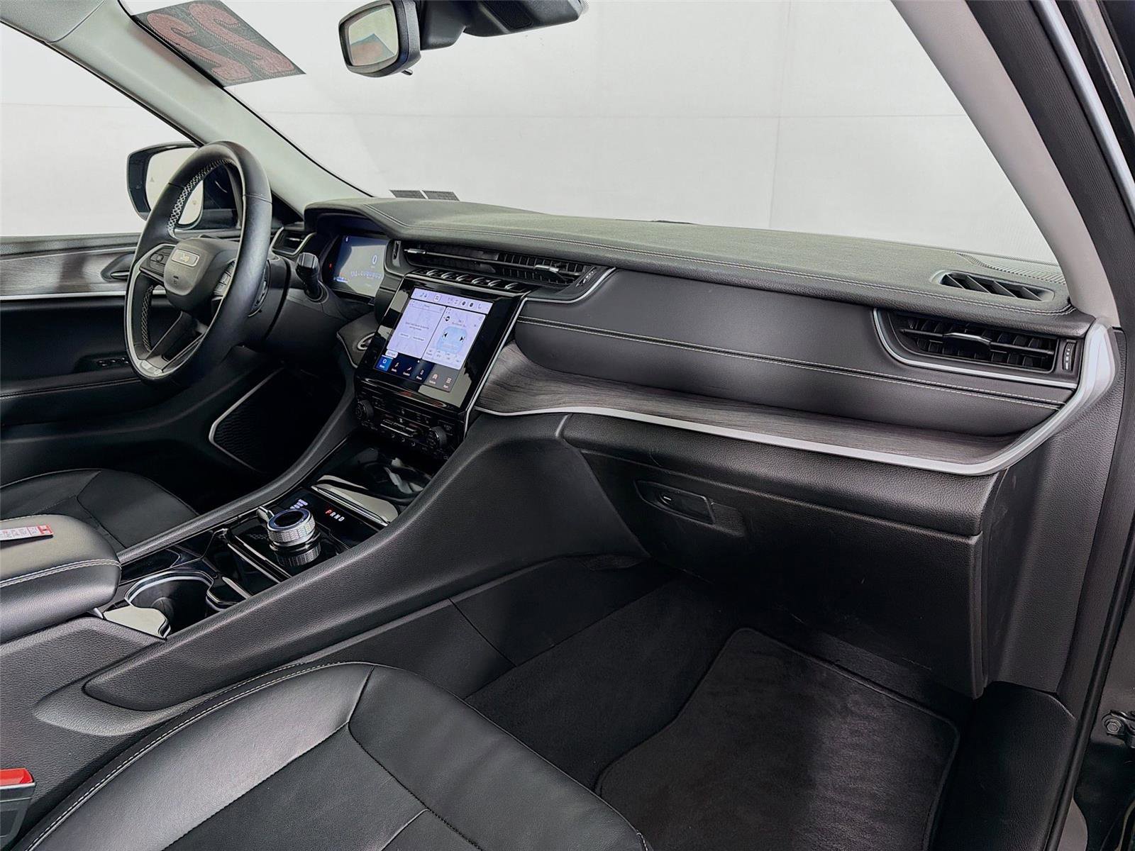 Used 2022 Jeep Grand Cherokee L Limited image 29