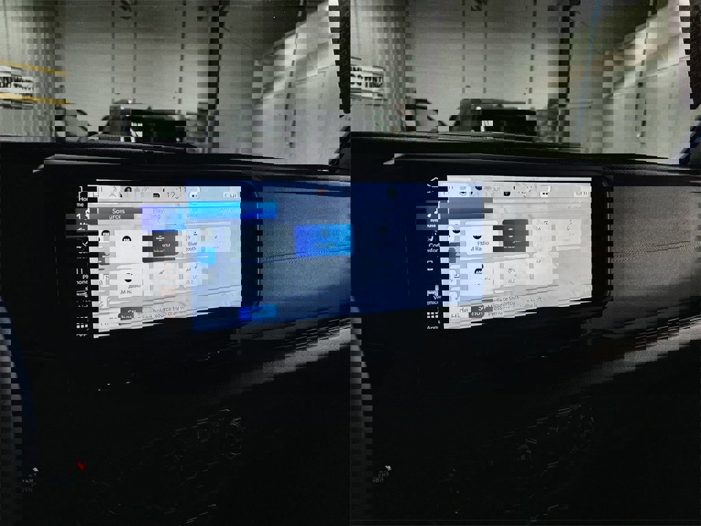 Used 2024 Jeep Wrangler Sport S image 31