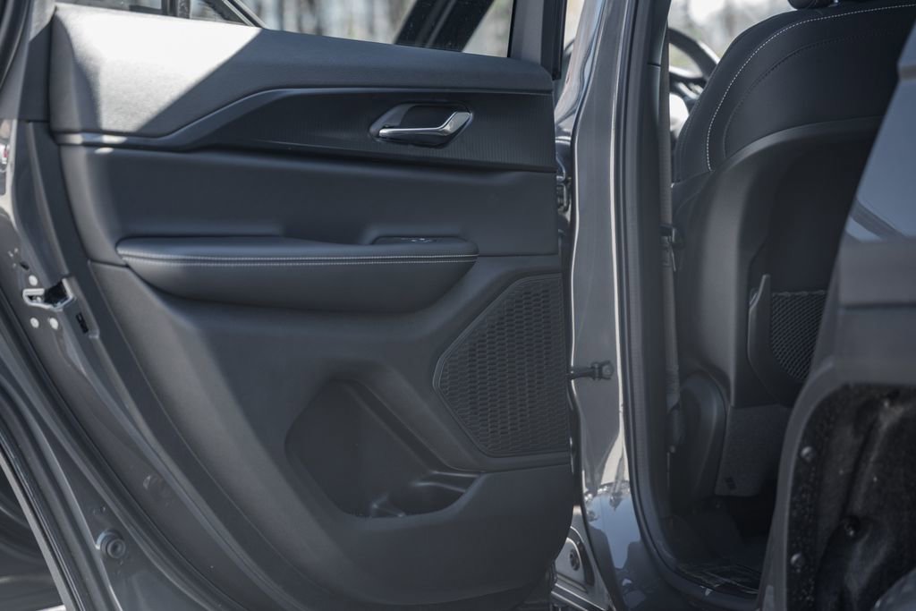 New 2025 Jeep Grand Cherokee Laredo X w/ Luxury Tech Group I image 34