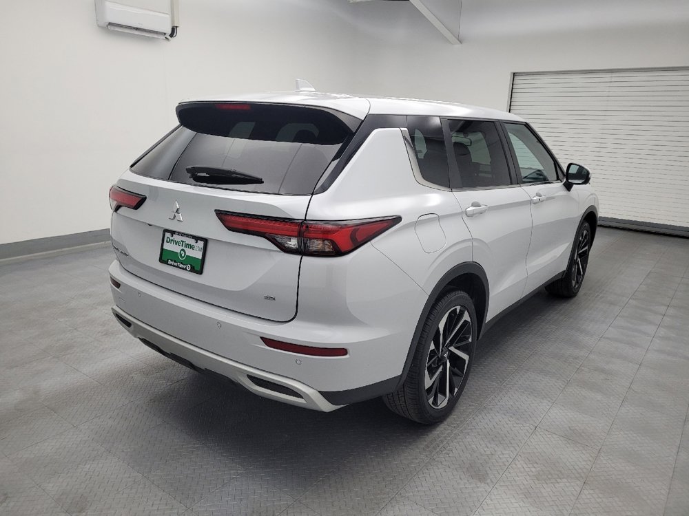 Used 2024 Mitsubishi Outlander SE AWD/4WD image 9