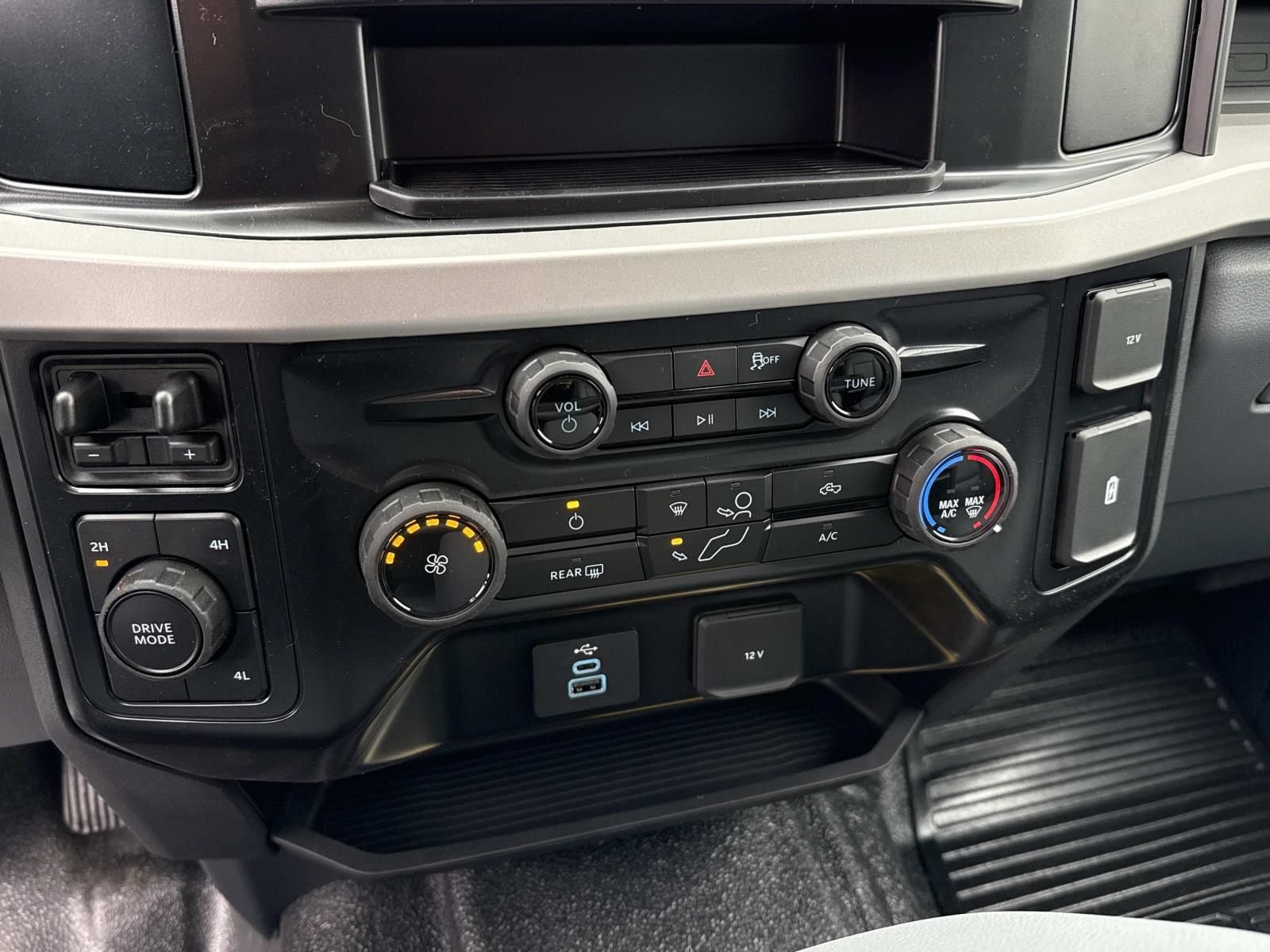 New 2026 Ford F350 XL w/ XL Chrome Package AWD/4WD image 17