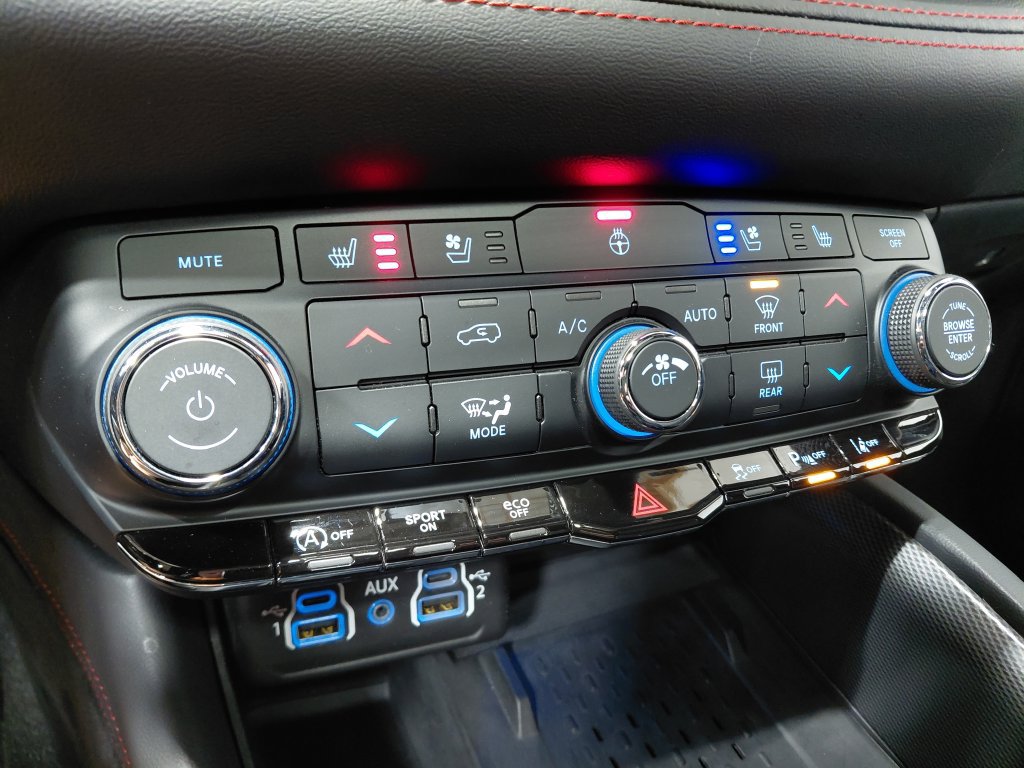 Used 2025 Dodge Durango GT AWD/4WD image 35