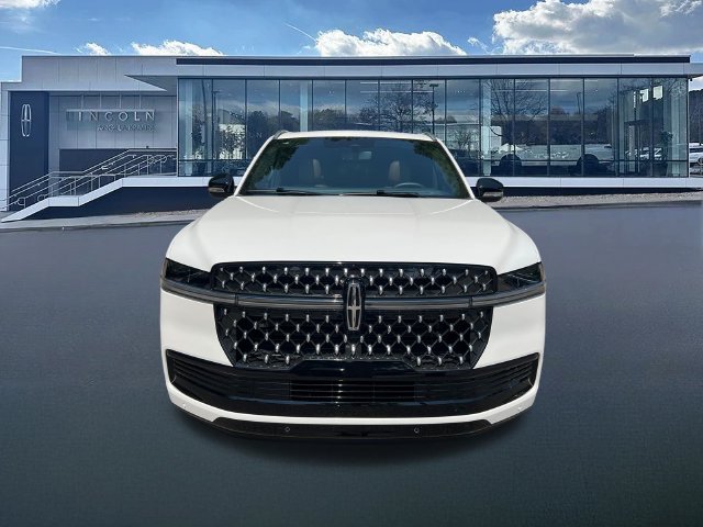 New 2027 Lincoln Navigator L Black Label AWD/4WD image 2