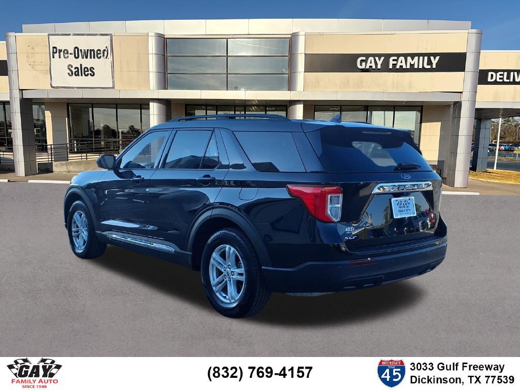 Used 2024 Ford Explorer XLT RWD image 2