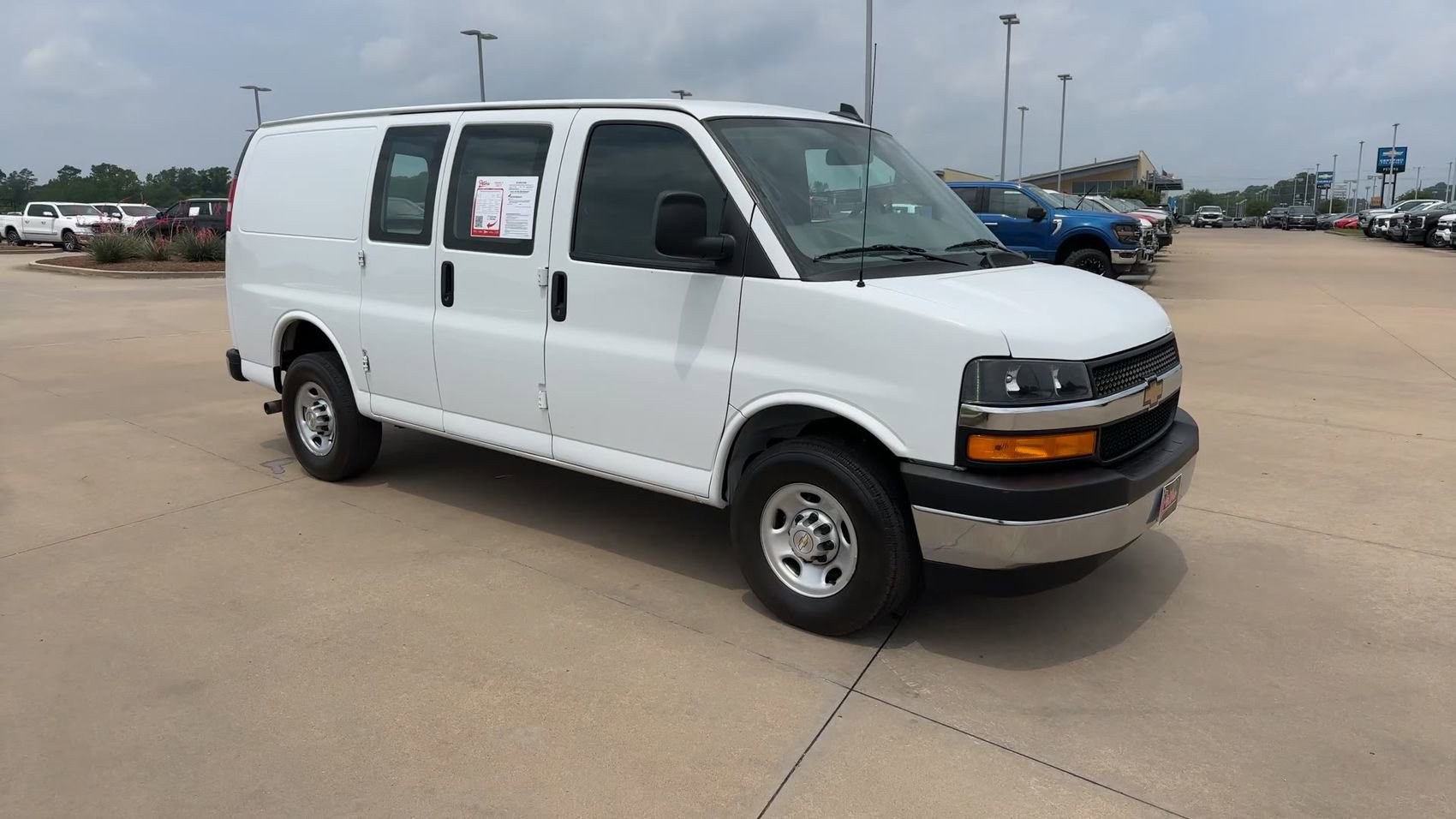 Used 2024 Chevrolet Express 2500 w/ Driver Convenience Package RWD image 3