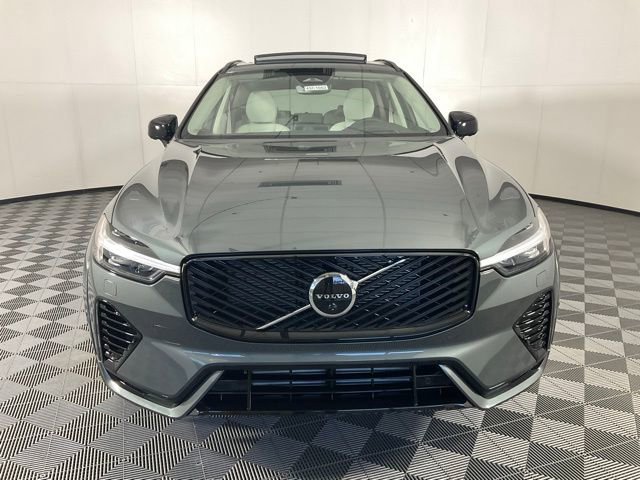 New 2026 Volvo XC60 T8 Ultra image 2