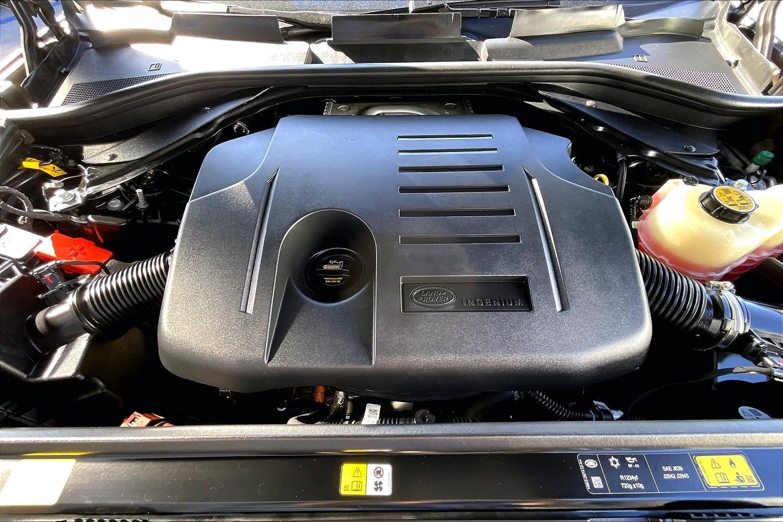 Used 2025 Land Rover Range Rover Autobiography image 9