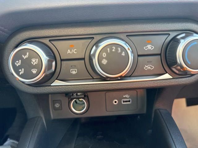 New 2025 Nissan Versa SV w/ Trunk Package FWD image 23