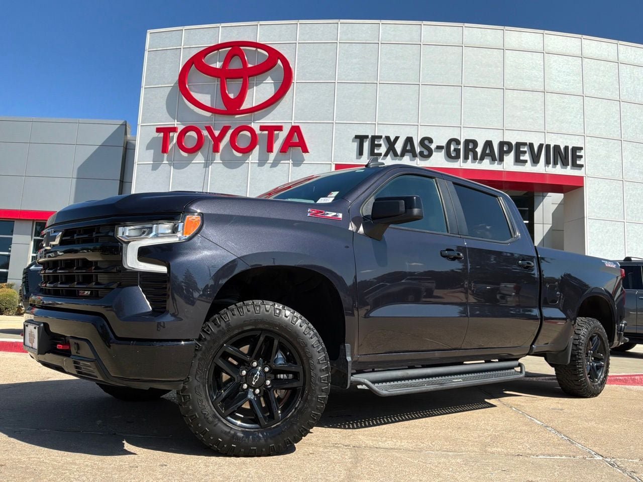Used 2023 Chevrolet Silverado 1500 LT Trail Boss w/ Protection Package AWD/4WD image 2