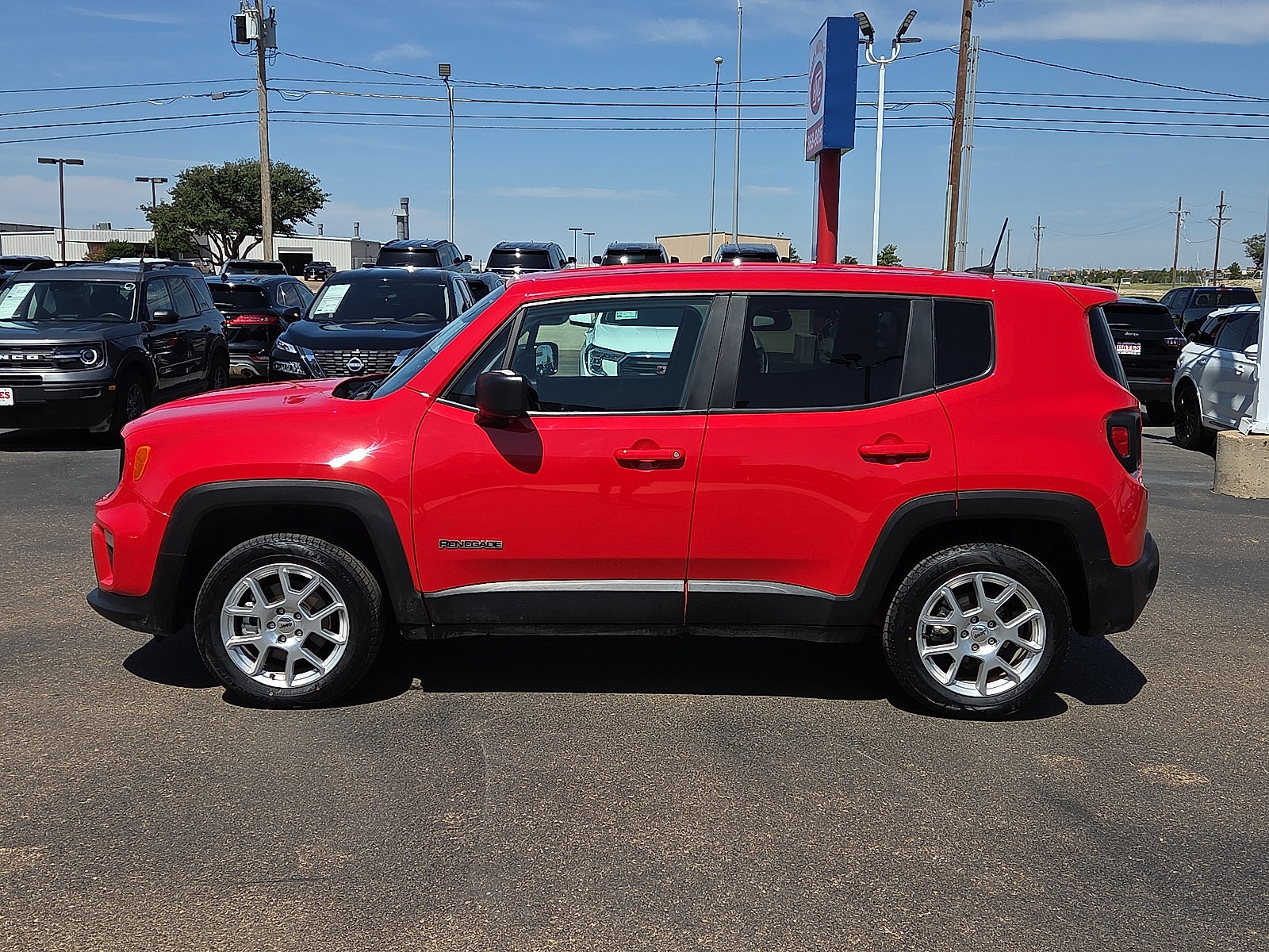 Used 2023 Jeep Renegade Latitude image 2