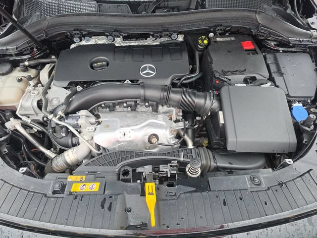 Used 2023 Mercedes-Benz GLA 250 4MATIC w/ Premium Package image 12