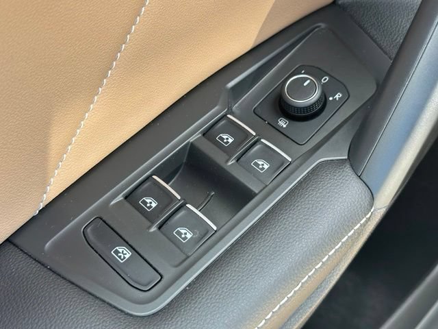 Used 2024 Volkswagen Tiguan SE R-Line FWD image 24