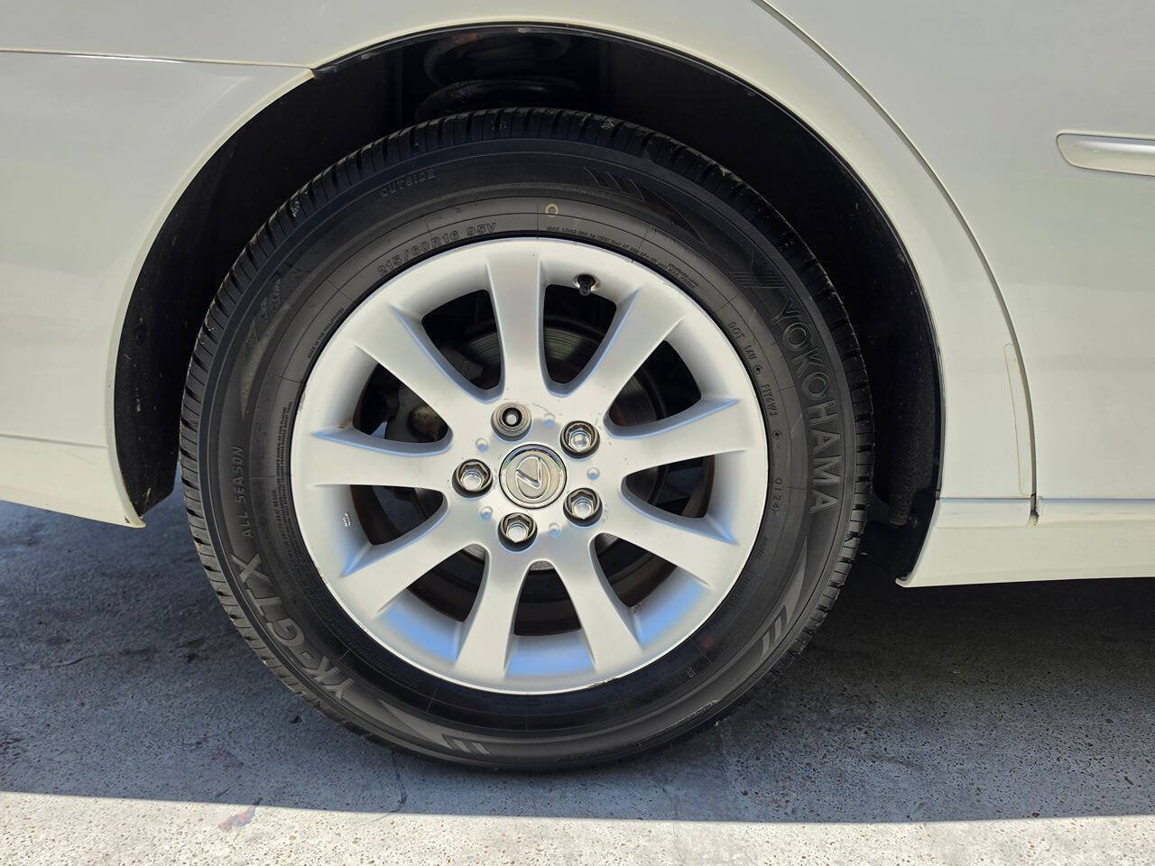 Used 2002 Lexus ES 330 w/ Premium Pkg FWD image 49