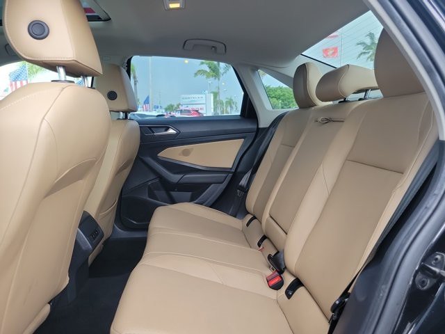 Used 2020 Volkswagen Jetta SE w/ SE Cold Weather Package FWD image 15