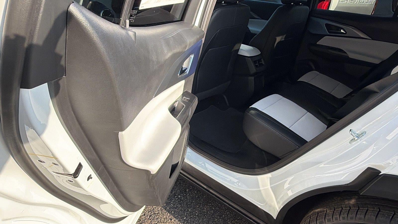 New 2026 Chevrolet Equinox EV LT FWD image 16