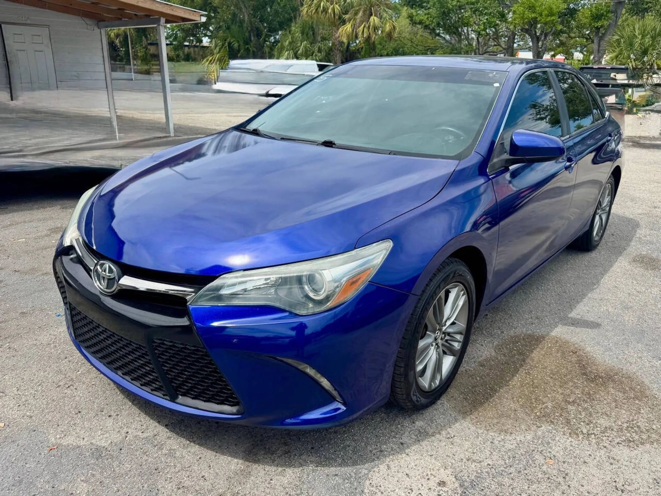 Used 2015 Toyota Camry SE FWD image 11