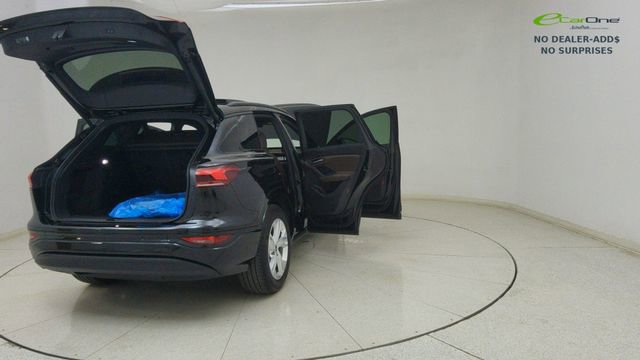 Used 2025 Audi Q6 e-tron Premium w/ Convenience Package RWD image 71