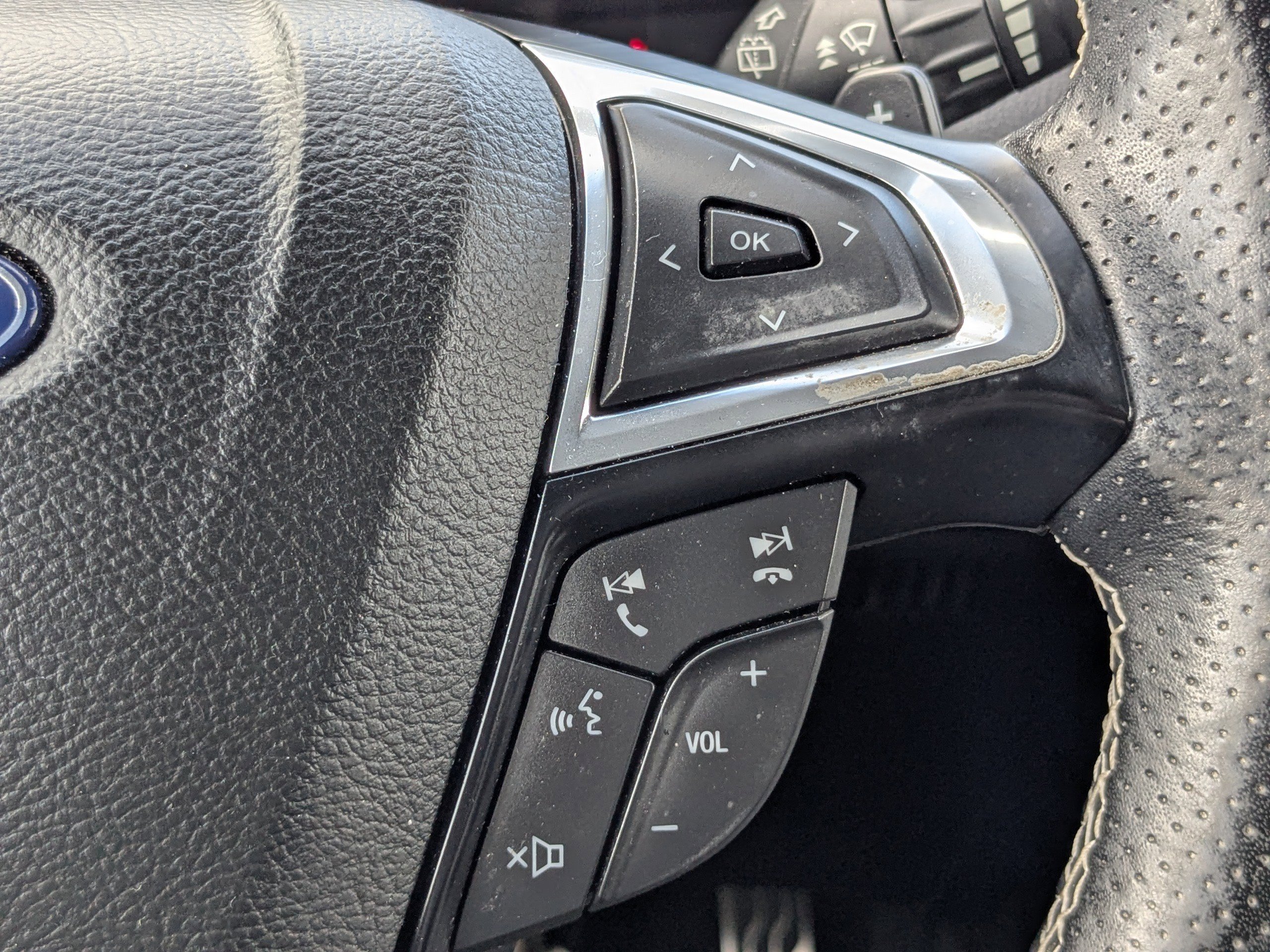 Used 2019 Ford Edge ST w/ Convenience Package image 26