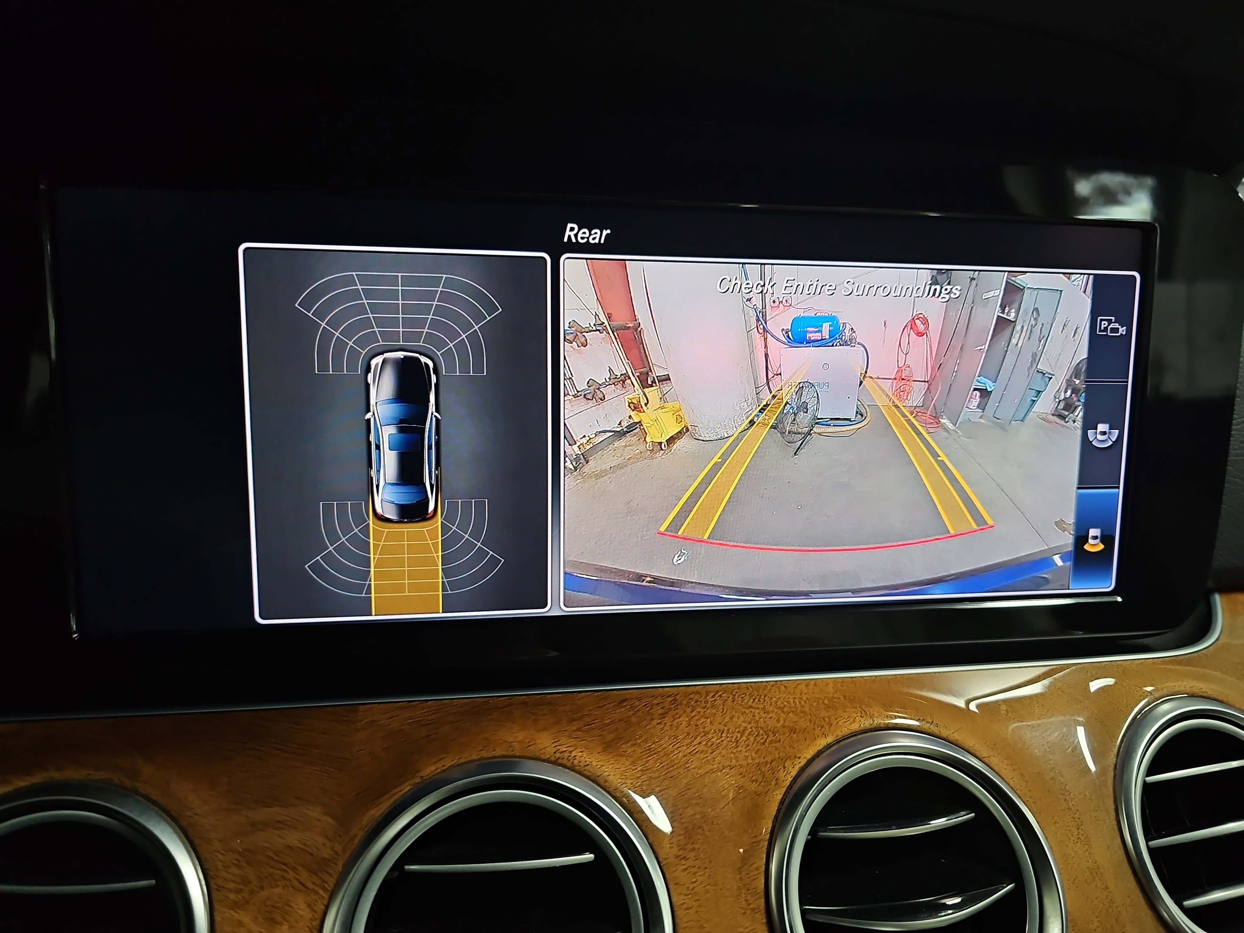 Used 2018 Mercedes-Benz E 300 image 24