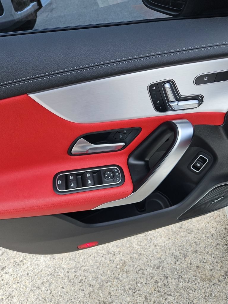 Used 2023 Mercedes-Benz CLA 250 image 11