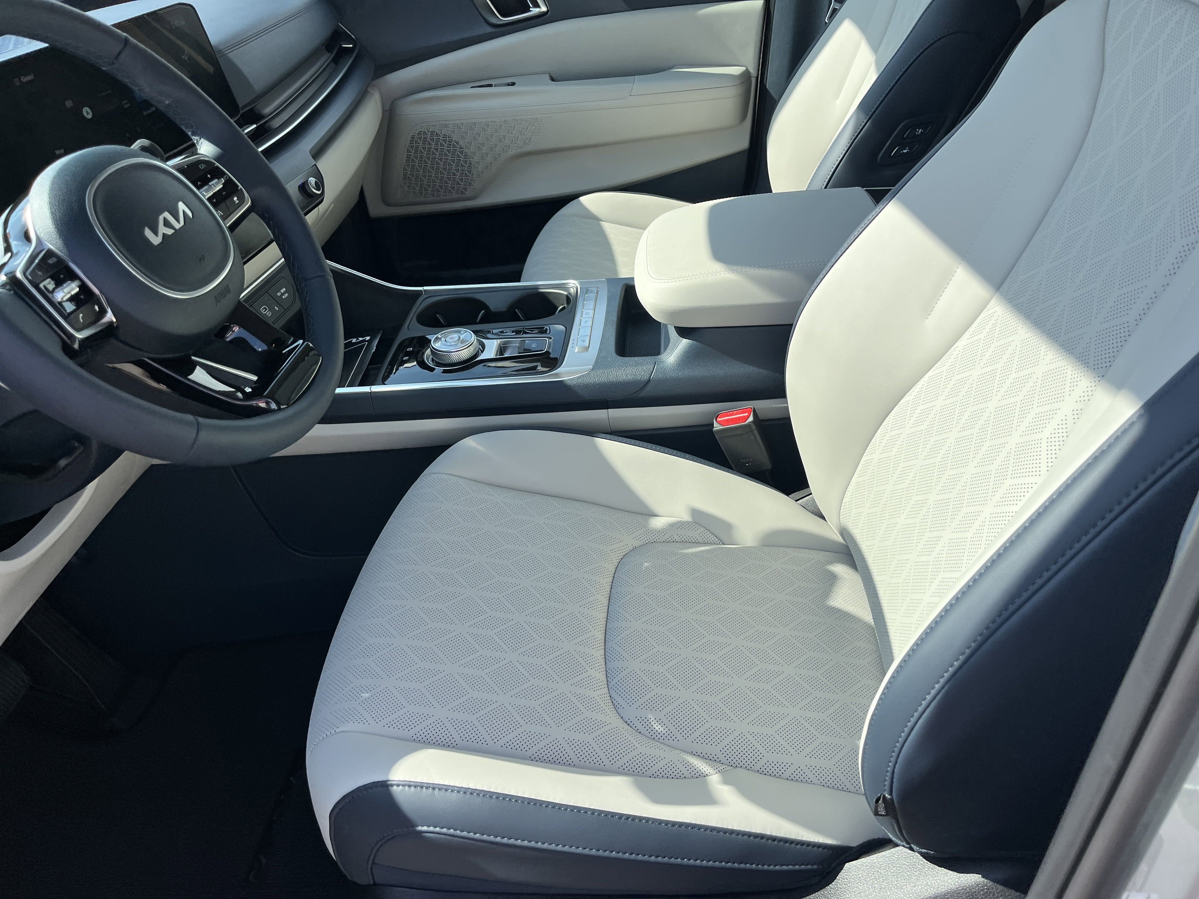 New 2026 Kia Carnival EX image 4