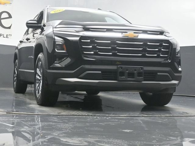 Used 2025 Chevrolet Equinox LT w/ Convenience Package II image 3