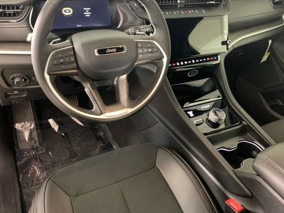 New 2026 Jeep Grand Cherokee L 4WD image 10