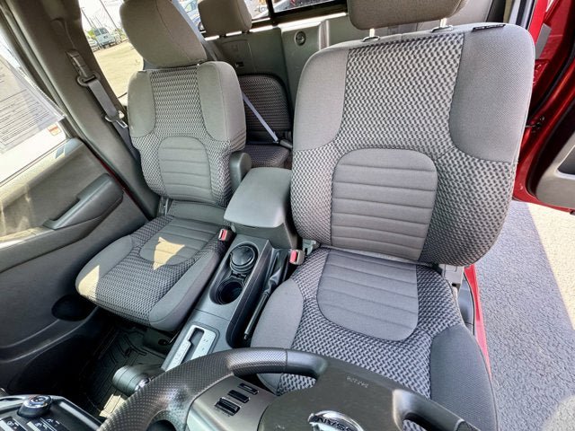 Used 2012 Nissan Frontier SV w/ SV Premium Utility Pkg AWD/4WD image 11