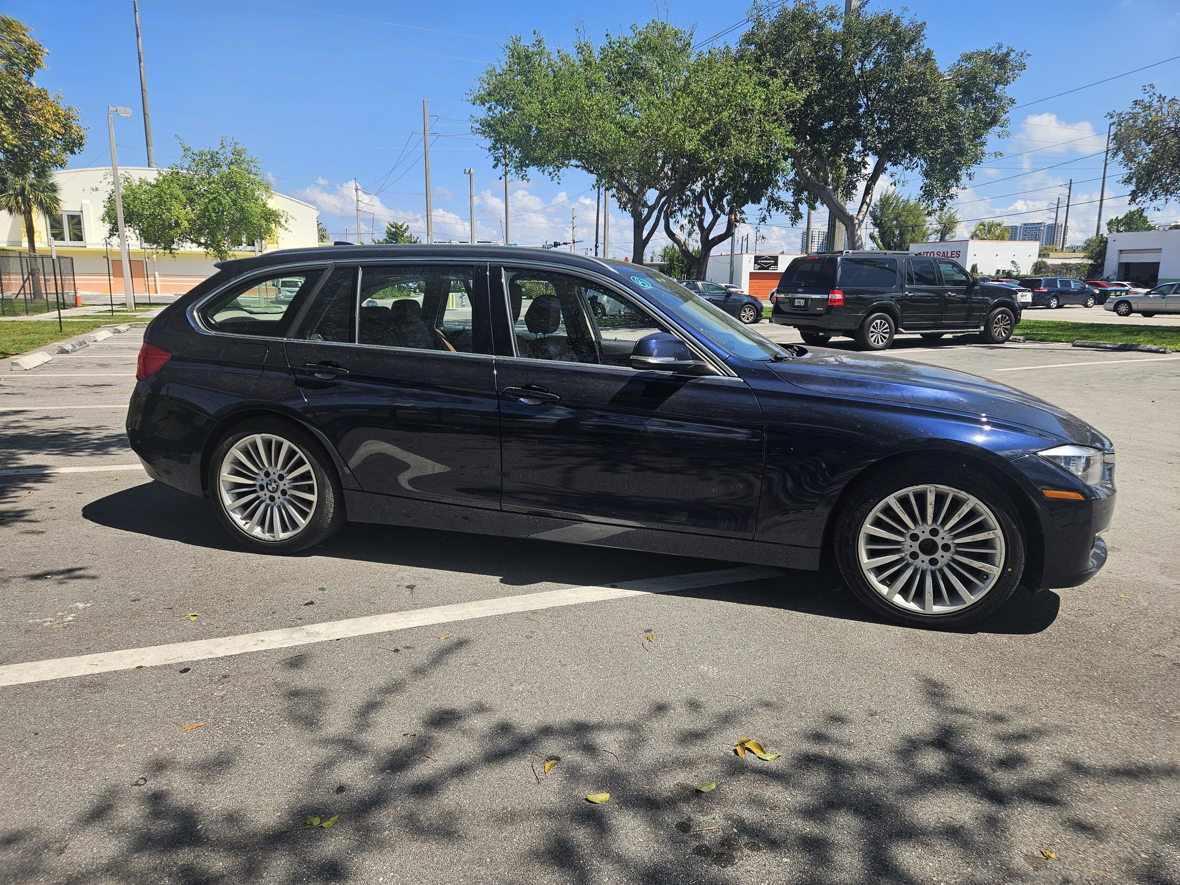 Used 2015 BMW 328i xDrive Wagon image 9