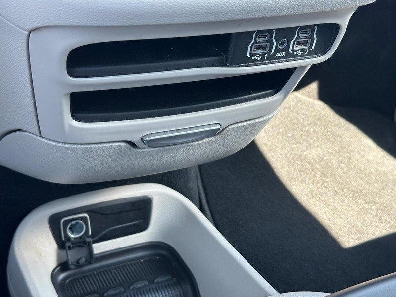 Used 2024 Chrysler Pacifica Touring-L FWD image 22