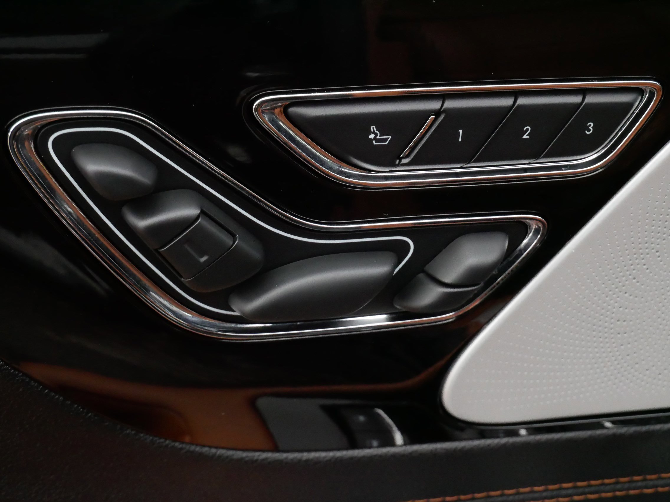 Used 2023 Lincoln Aviator Black Label w/ Dynamic Handling Package AWD/4WD image 19