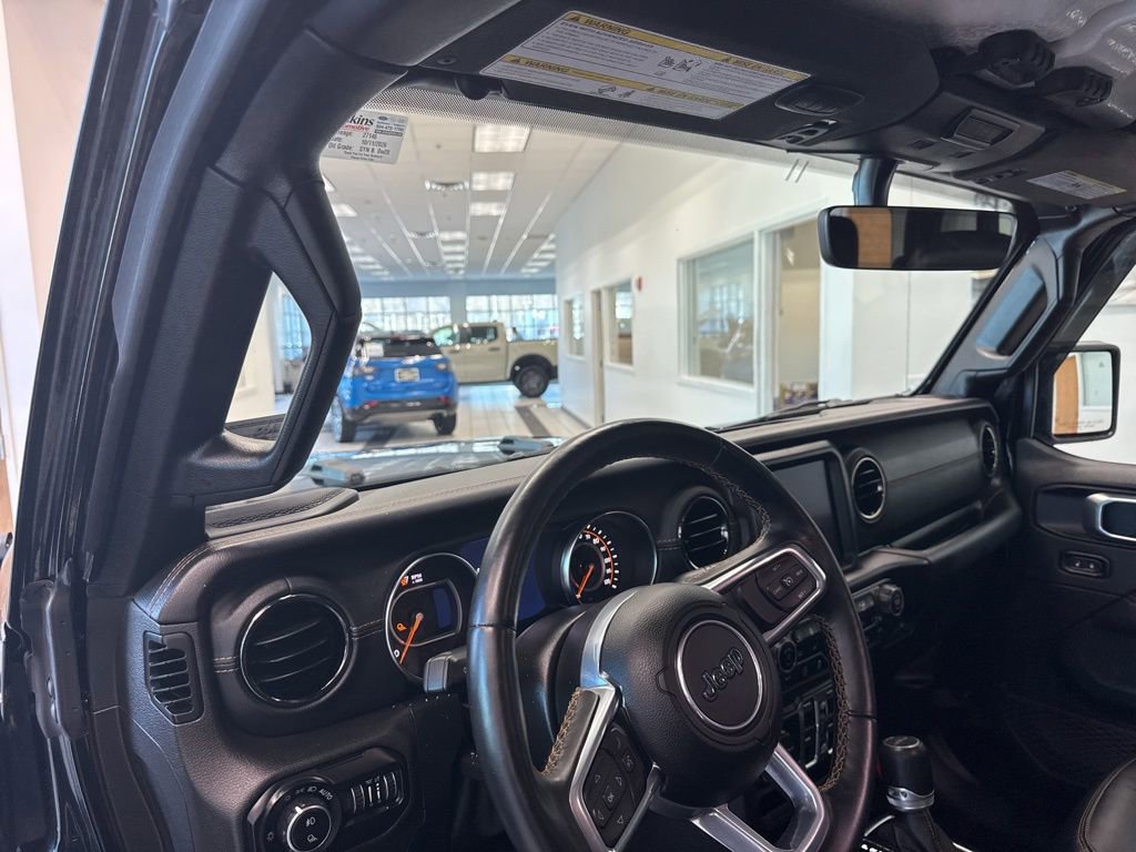 Used 2021 Jeep Gladiator Overland image 2